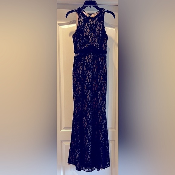 Xscape Lace-Embroidered Size 4 - Picture 1 of 5